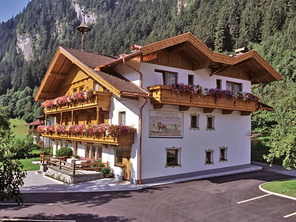 Отель Walchenhof Майрхофен Экстерьер фото